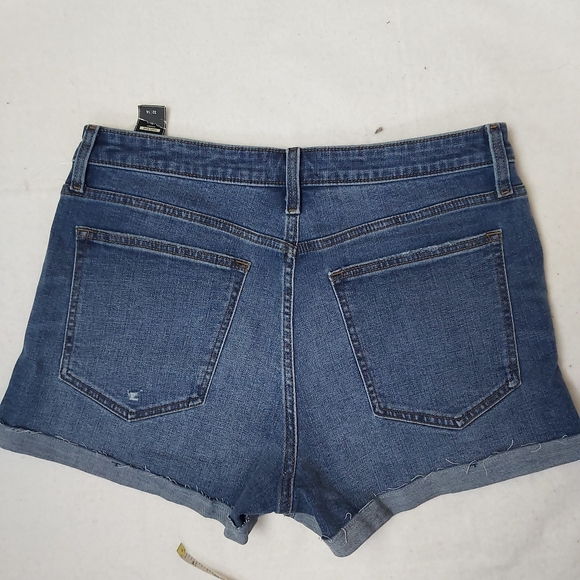 BNWT ⭐️ Abercrombie & Fitch High Rise Shorts Size 32/14. - Picture 3 of 10